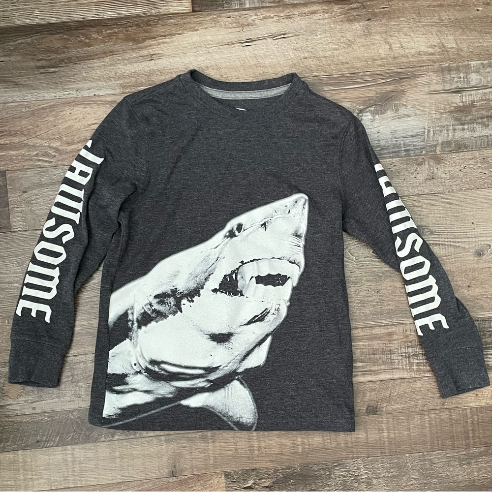 Old Navy Graphic Long Sleeves Shirt - Size Small (6-7)